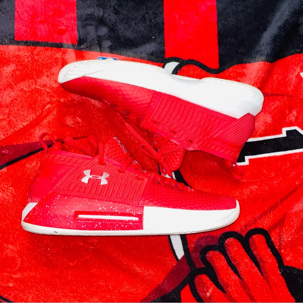 TAKING FIRST OFFER Under Armour Drive 4 Lows